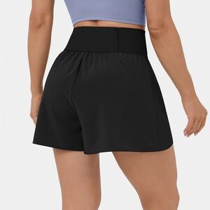 Exercise shorts, black. Size medium. Halara.